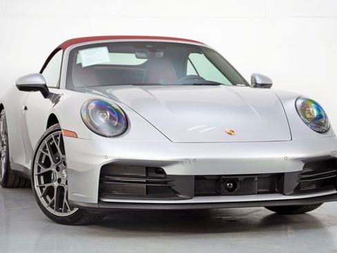 Used 2025 Porsche 911 Carrera RWD image 4