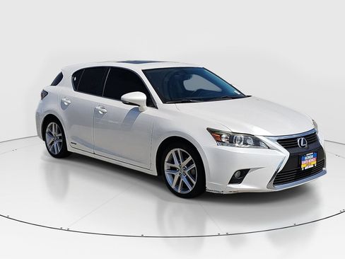 Used 2016 Lexus CT 200h w/ Seat Comfort Package FWD image 3
