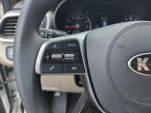 Used 2019 Kia Sorento FWD V6 image 22