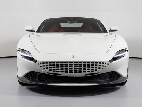 Used 2022 Ferrari Roma image 10