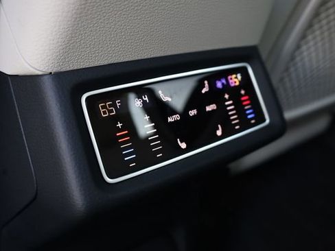 Used 2024 Audi Q8 e-tron Premium Plus w/ Premium Plus Package image 24