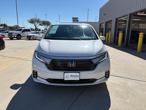 Certified 2024 Honda Odyssey Elite image 3