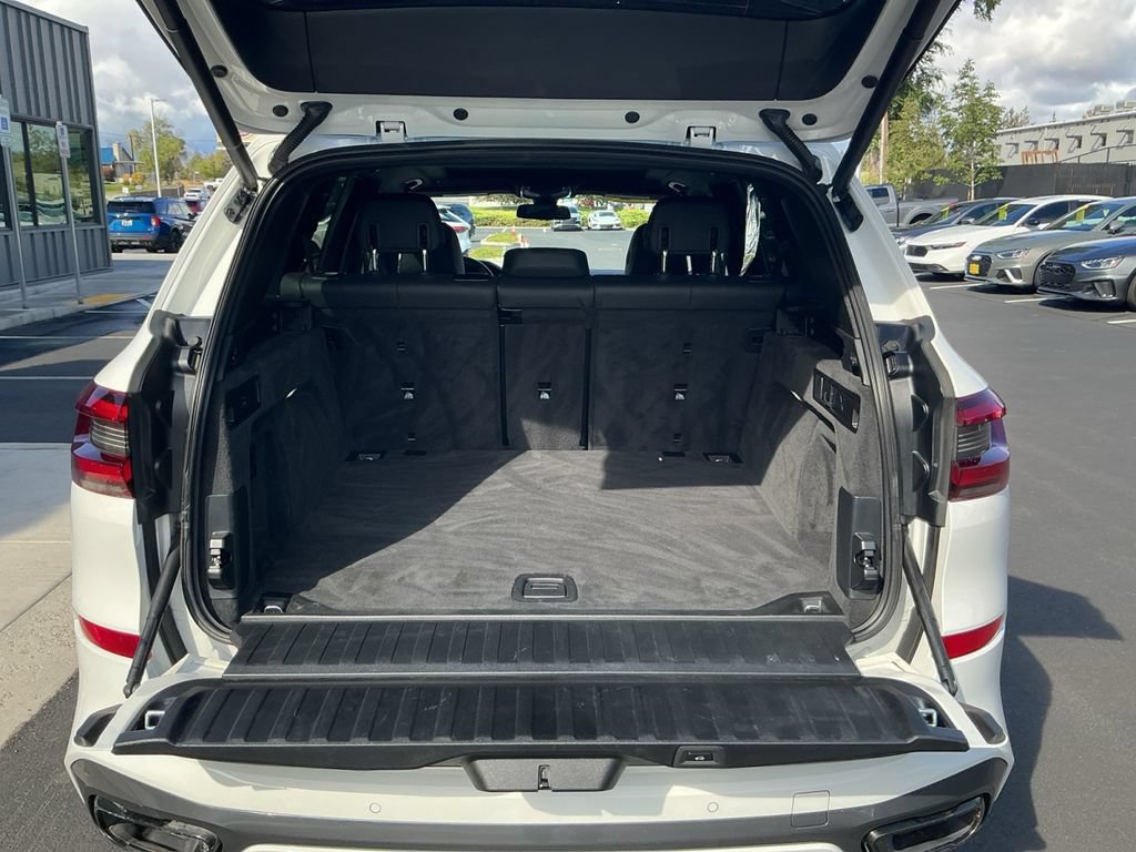 Used 2022 BMW X5 xDrive40i w/ M Sport Package AWD/4WD image 23