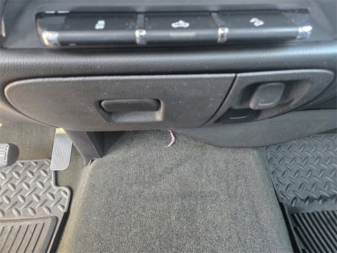 Used 2017 Chevrolet Silverado 1500 LT w/ All Star Edition image 18