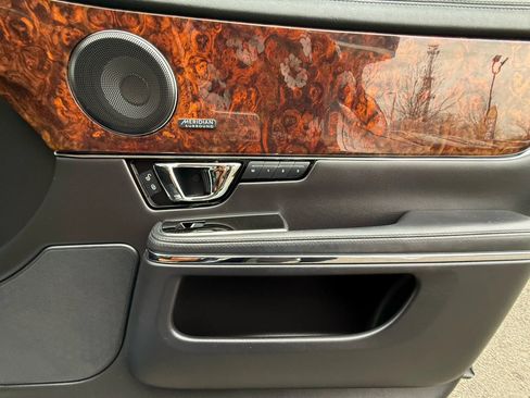 Used 2016 Jaguar XJ R-Sport image 29