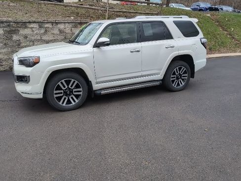 Used 2023 Toyota 4Runner Limited image 5