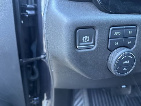 Used 2022 Chevrolet Silverado 1500 LTZ w/ Z71 Off-Road Package image 10