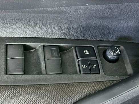 Used 2025 Toyota Corolla LE FWD image 15