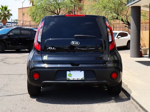 Used 2017 Kia Soul FWD image 11