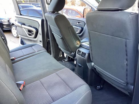 Used 2015 Nissan Titan PRO-4X image 19