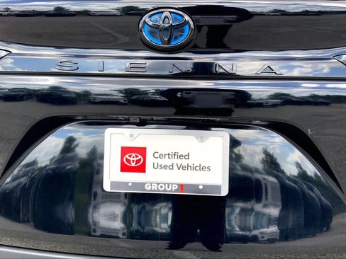 Used 2024 Toyota Sienna XLE Woodland Edition AWD/4WD image 10