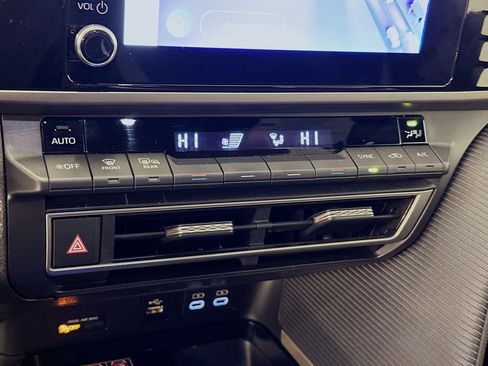 Used 2025 Toyota Camry SE FWD image 24