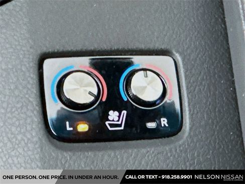 Used 2016 Toyota Avalon Touring image 21