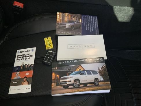 Used 2023 Jeep Wagoneer Series II image 17