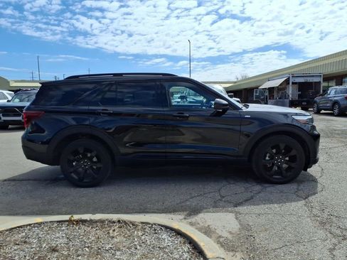 Certified 2023 Ford Explorer ST-Line AWD/4WD image 6