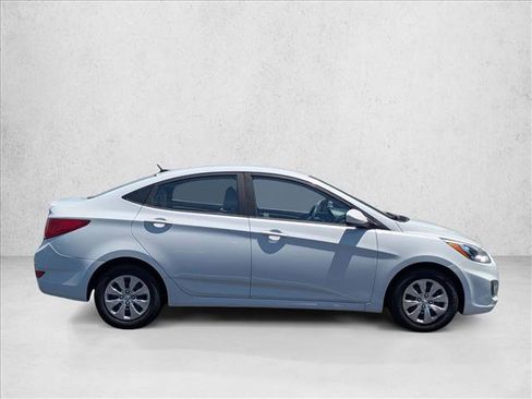Used 2017 Hyundai Accent SE FWD image 5
