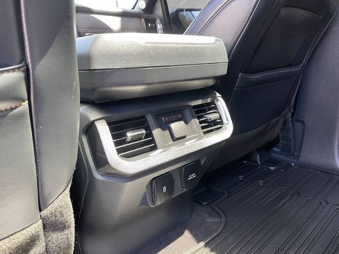 Used 2022 Ford F150 Platinum w/ FX4 Off-Road Package AWD/4WD image 20
