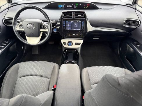 Used 2017 Toyota Prius Three image 12