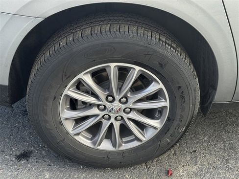 Used 2024 Buick Enclave Premium image 12