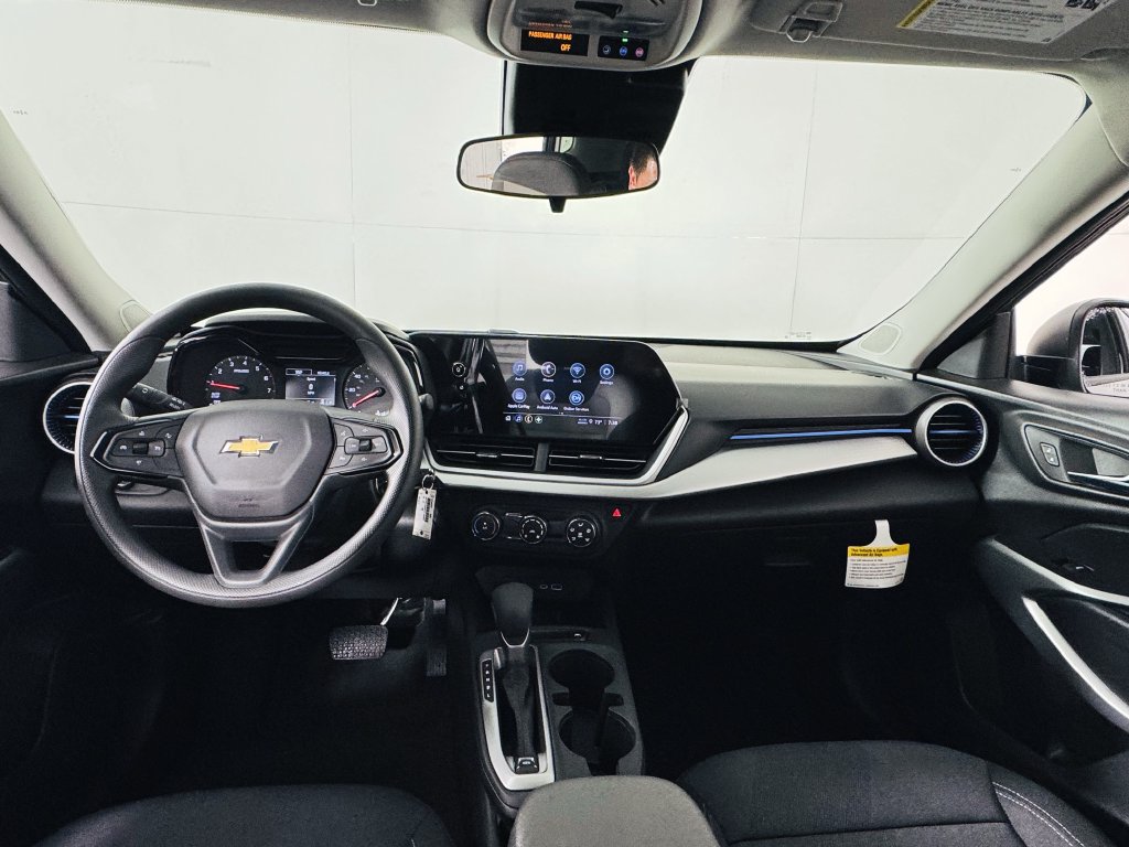 Used 2026 Chevrolet Trax LS FWD image 19