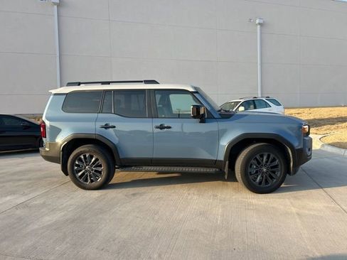 Used 2024 Toyota Land Cruiser image 2