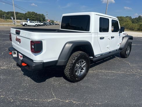 Used 2025 Jeep Gladiator Mojave w/ Convenience Group AWD/4WD image 11