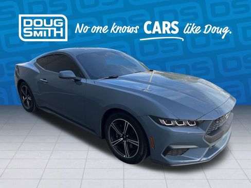 Used 2025 Ford Mustang Coupe image 7