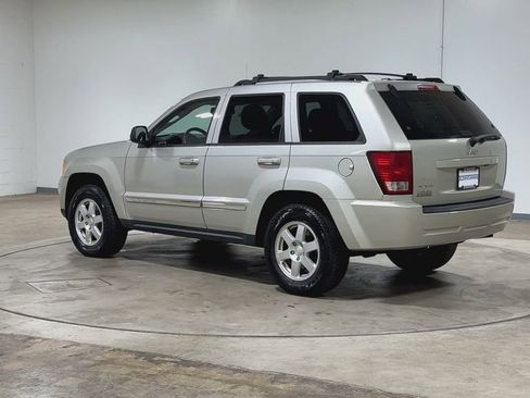 Used 2010 Jeep Grand Cherokee Laredo AWD/4WD image 6