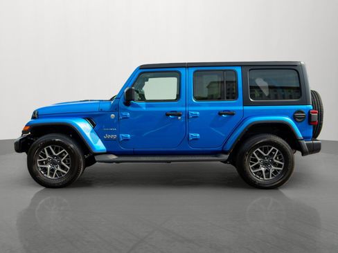 Used 2024 Jeep Wrangler Unlimited Sahara w/ Technology Group AWD/4WD image 4