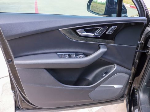 Used 2018 Audi Q7 3.0T Prestige w/ Prestige Package image 20