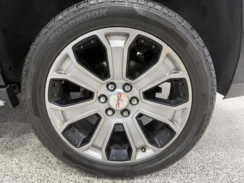 Used 2018 GMC Yukon Denali w/ Open Road Package image 24