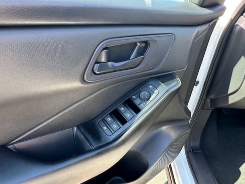 Used 2024 Nissan Rogue S FWD image 21