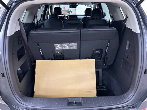New 2026 Kia Carnival EX FWD image 30