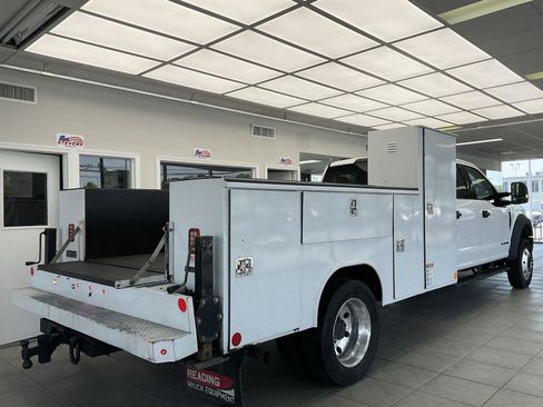 Used 2021 Ford F550 2WD Crew Cab Super Duty w/ XLT Value Package image 5