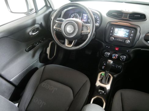 Used 2015 Jeep Renegade Latitude w/ Cold Weather Group II image 9