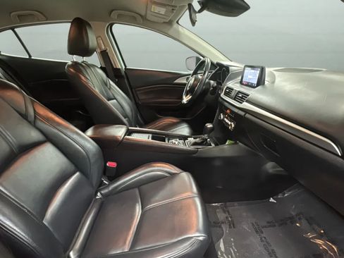 Used 2018 MAZDA MAZDA3 Touring FWD image 23