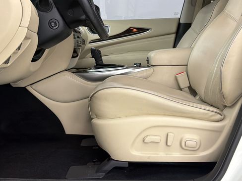 Used 2017 INFINITI QX60 FWD w/ Deluxe Technology Package image 16