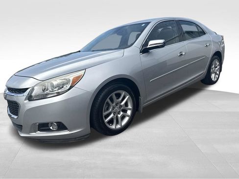 Used 2015 Chevrolet Malibu LT w/ Power Convenience Package FWD image 5