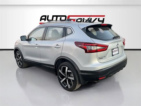 Used 2022 Nissan Rogue Sport SL image 5