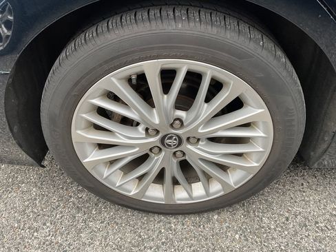 Used 2018 Toyota Camry XLE w/ Audio Package image 8