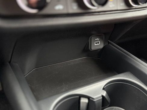 Used 2025 Honda HR-V Sport image 13