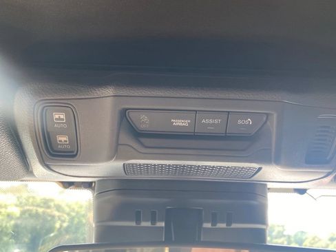 Used 2024 Jeep Wrangler Unlimited Sahara AWD/4WD image 23