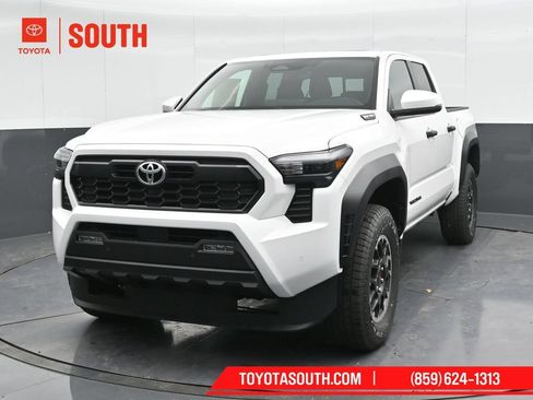 Used 2024 Toyota Tacoma TRD Off-Road w/ TRD Off Road Upgrade Package AWD/4WD image 6