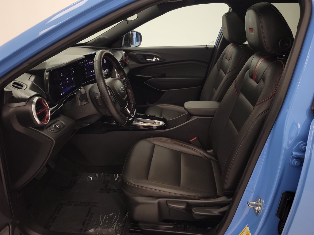 Used 2024 Chevrolet Trax RS w/ Sunroof Package FWD image 12
