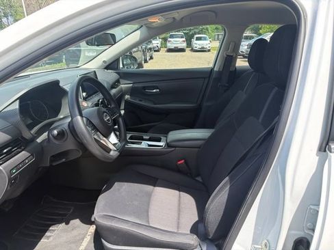 Used 2024 Nissan Sentra SV FWD image 16