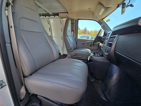 New 2025 Chevrolet Express 2500 w/ Enhanced Convenience Package image 59