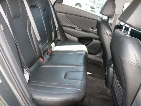Used 2024 Hyundai Elantra Limited FWD image 24