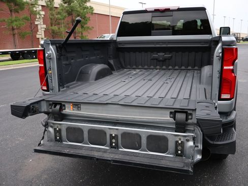 Used 2025 Chevrolet Silverado 2500 ZR2 w/ Technology Package AWD/4WD image 30