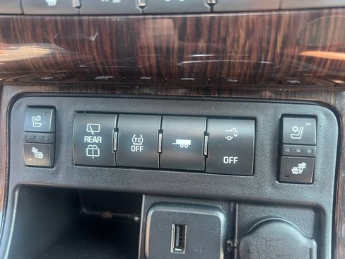 Used 2017 Chevrolet Traverse Premier AWD/4WD image 25