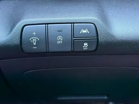 Used 2023 Hyundai Elantra SE image 34